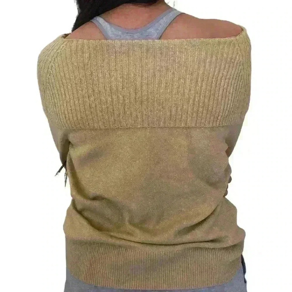 ⚜️🌟OFF-THE-SHOULDER GOLDEN SHIRT🌟⚜️ - Picture 3 of 4